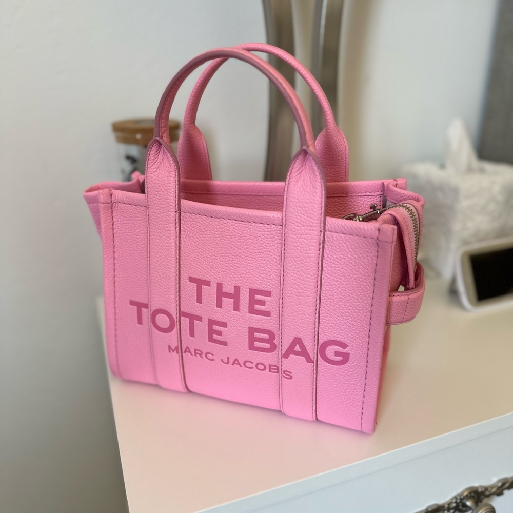 Marc Jacobs the tote bag